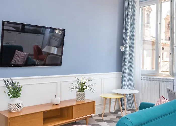 Lata Luxury Penthouse Apartment